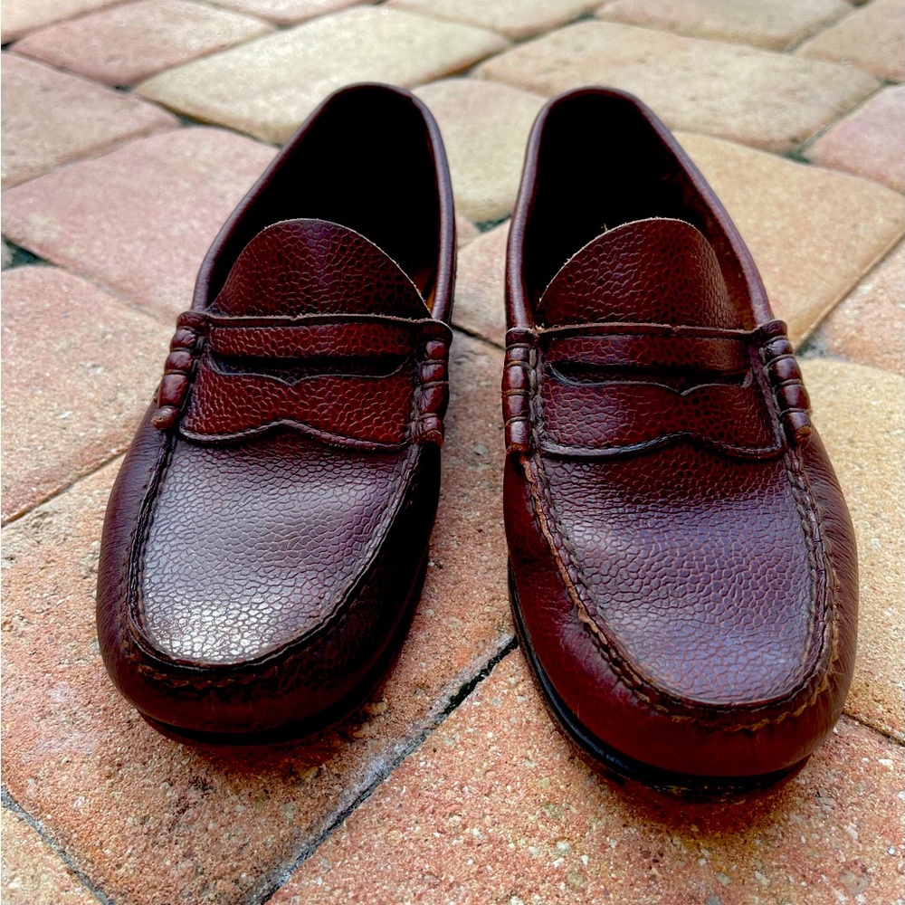 GH BASS Larson Weejuns Leather Loafers in Mahogany Brown. Size 7.5